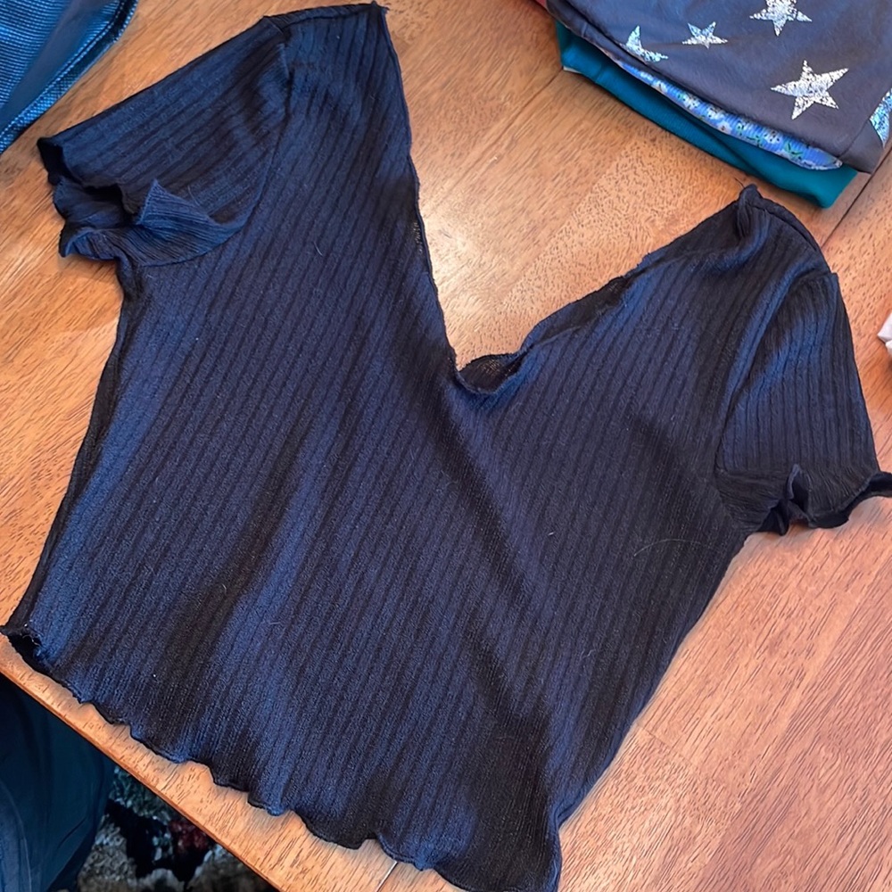 SHEIN black v neck
